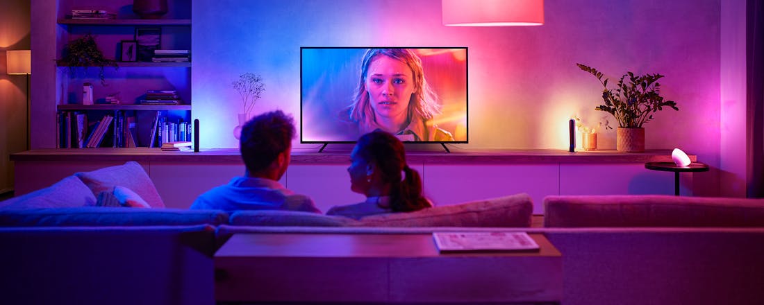 philips-hue_-gradient-lightstrip_3_Sa16MIt.jpg Philips Hue Play Gradient Lightstrip: Ambilight op iedere tv