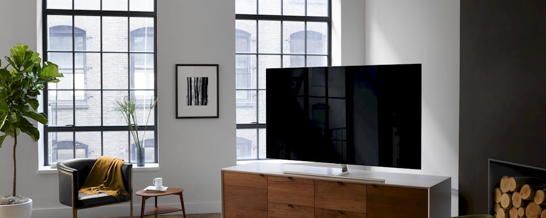 q7f_lifestyle-01.jpg Review Samsung QE55Q7F - QLED met weinig kabels