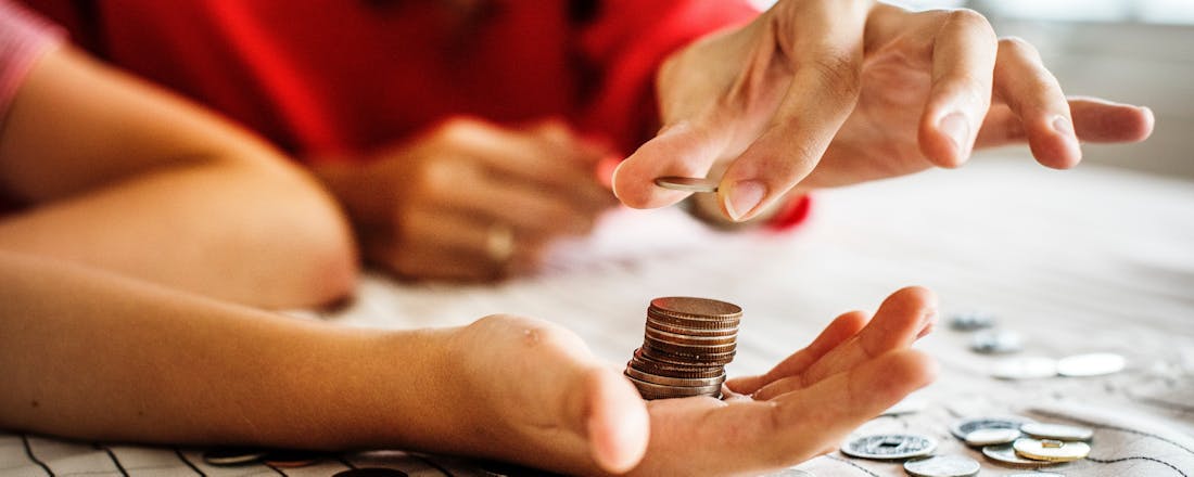 adult-banking-blur-1288483.jpg Zo werkt shoppen met een budget in de Google Play Store