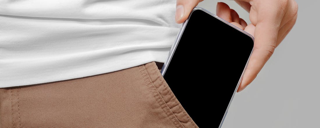 Man broekzak smartphone Zo zorg je ervoor dat je smartphone lekker lang meegaat