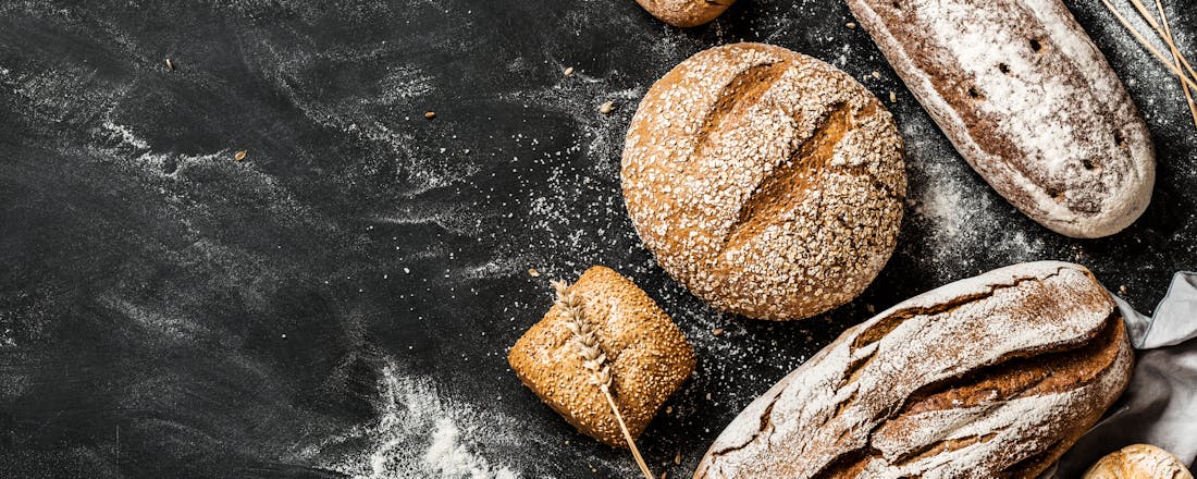 Verse broden bakken brood In de oven, broodbakmachine of airfryer(!): zelf brood bakken is makkelijker dan je denkt