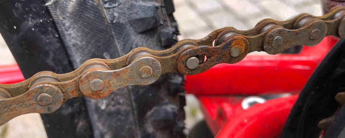 Roest bij ketting met sluitschakel Zo verwijder je roest van de fietsketting