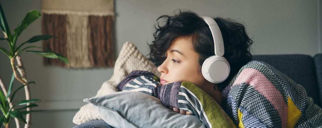 Een draadloze Sony WH-CH720N hoofdtelefoon Wat is het verschil tussen een hoofdtelefoon, oortjes en TWS?