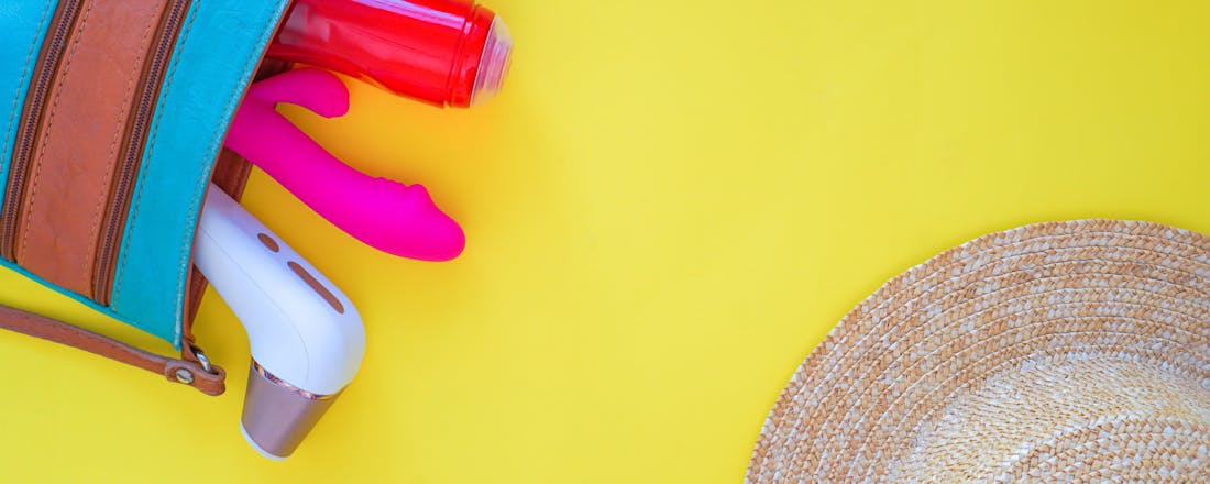 Sextoys mee op vakantie Op vakantie? Zo neem je je sextoys discreet mee (óók in het vliegtuig!)
