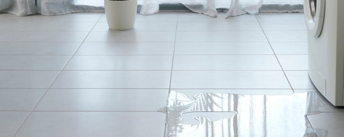 Wasmachine lekt Wasmachine pompt niet af? Zo laat je hem leeglopen 💦