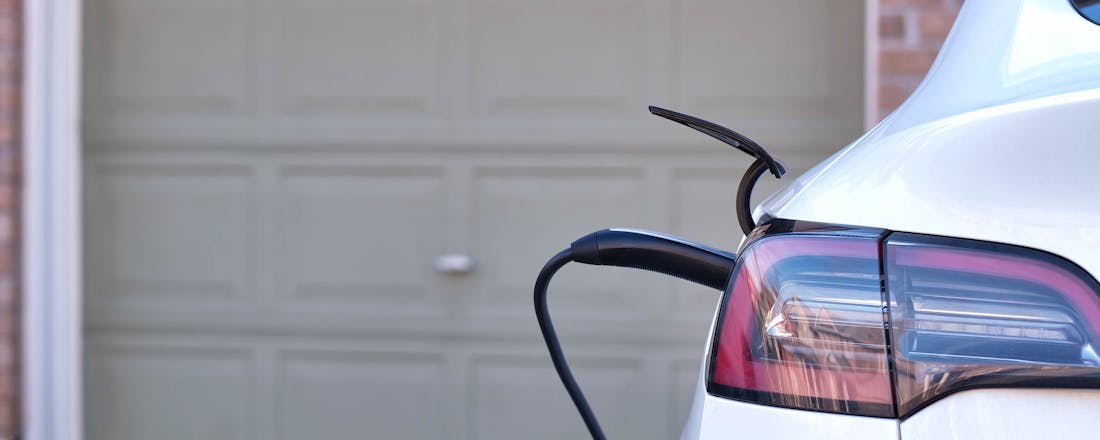 EV laadpaal thuis Thuisladen belangrijke factor bij overstappen op elektrisch rijden