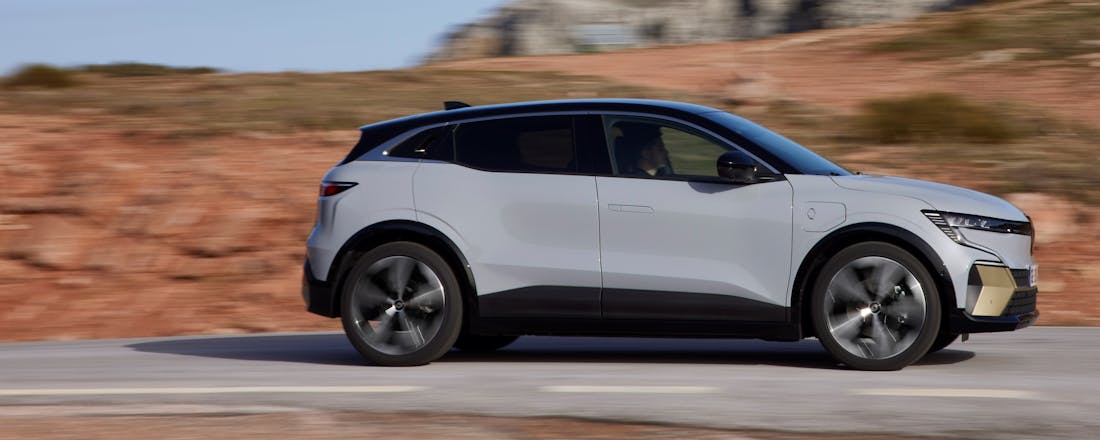 Voor-, achter- of vierwielaandrijving: aan de klant (en fabrikant) de keuze Voor-, achter- of vierwielaandrijving: wat is de beste keuze voor je EV?