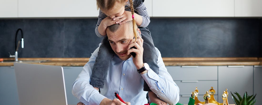 Thuiswerken Lekker (en ergonomisch) thuiswerken? Dit zijn de fijnste spullen voor je werkplek!