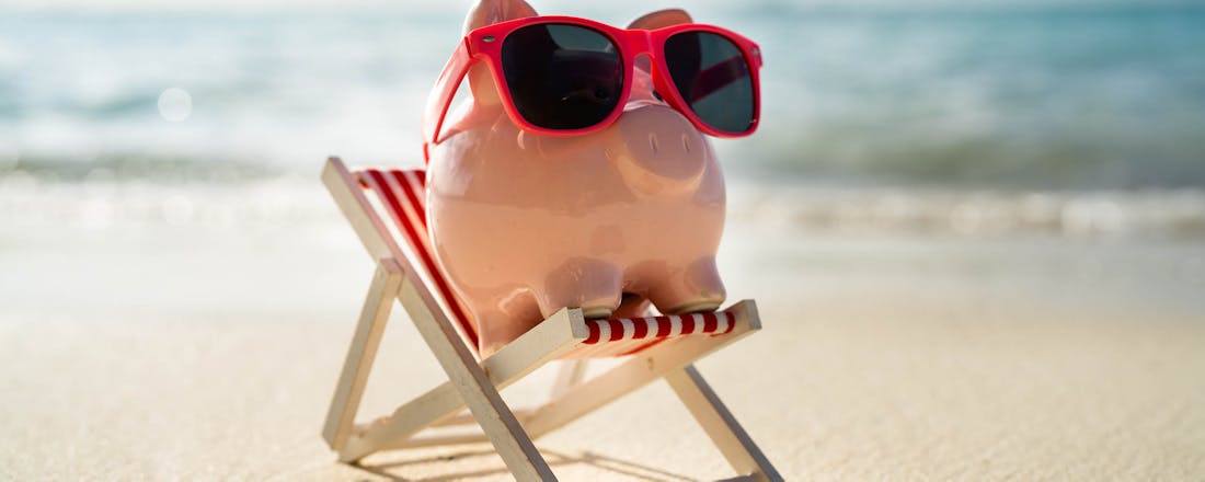 Spaarvarken op strand Vakantie 2023 valt gemiddeld 200 euro duurder uit (maar wij hebben bespaartips!)