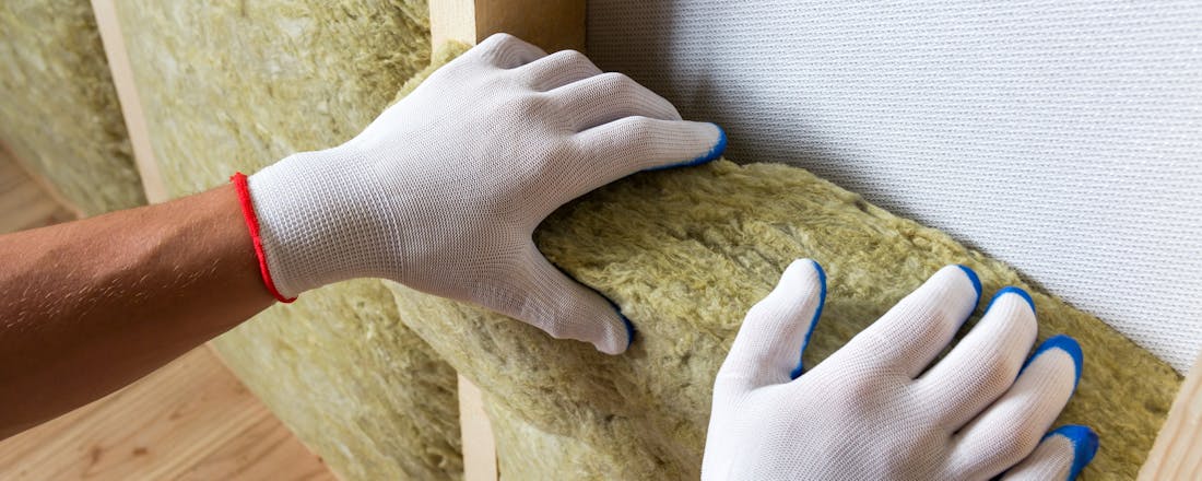 Huis isoleren met glaswol Welke aanpassingen aan je eigen huis verhogen je woningwaarde?