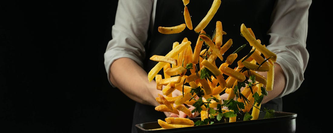 Versgebakken patat friet frites Airfryer vs. frituurpan: wat zijn de verschillen (en wat is lekkerder)?