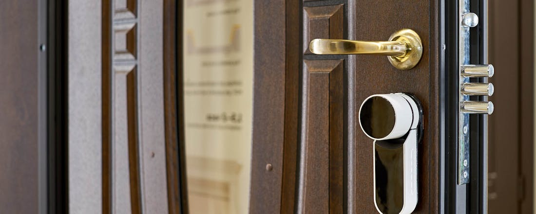 Slim deurslot beveiliging smarthome đź”’ Slimme deursloten: handig, maar zijn ze ook veilig?