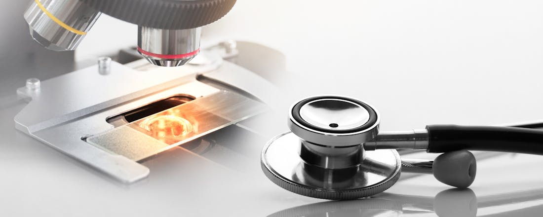 Stethoscoop en microscoop Kanker: wees er op tijd bij met de bevolkingsonderzoeken