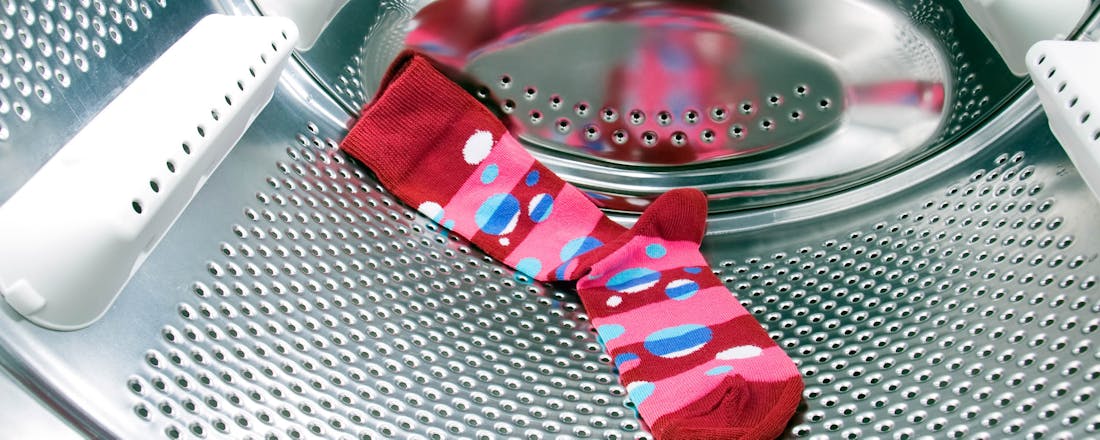 Verdrietige eenzame sok in de wasmachine Waar voor je geld: 5 betaalbare wasmachines voor kleine huishoudens