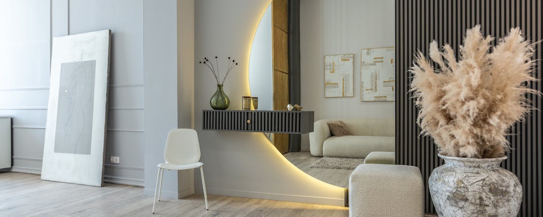 Spiegel in de woonkamer Kijk nou! Zoveel verschillende functies hebben spiegels in huis