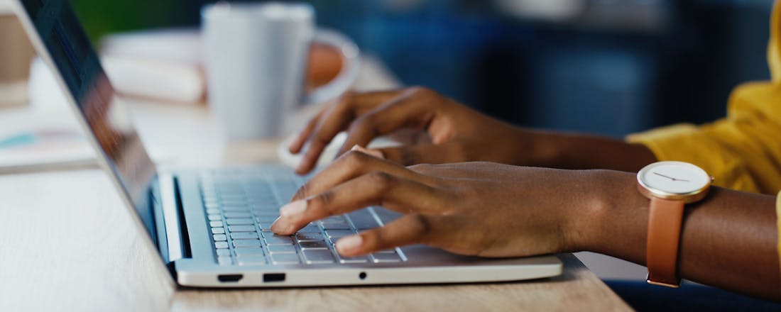 Typen op toetsenbord Zo kun je je Gmail-account opnieuw instellen