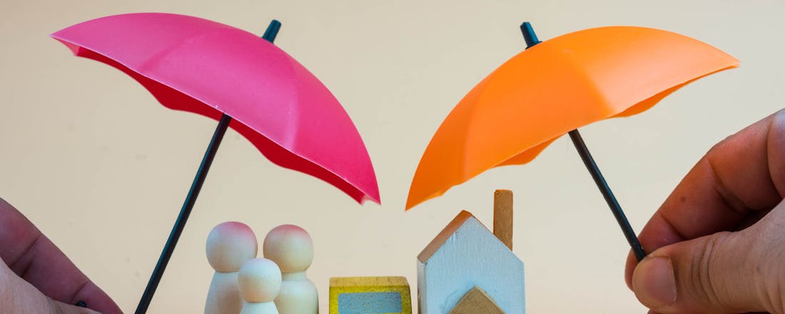 Huisje met twee parasolletjes Voorkom dat je dubbel verzekerd bent en betaal niet te veel