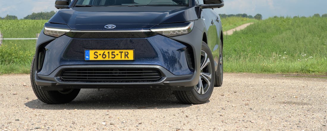 Review Toyota bZ4x (2023) Review Toyota bZ4x: deze elektrische SUV zou je best graag willen hebben