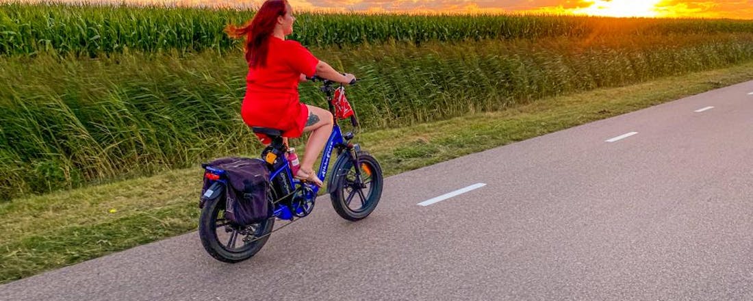 Vrouw rijdt op fatbike đźšł De fatbike: meer dan alleen een slecht imago