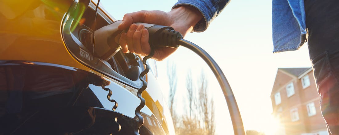 Thuisladen en zakelijk rijden? Zo verreken je de kosten met je werkgever