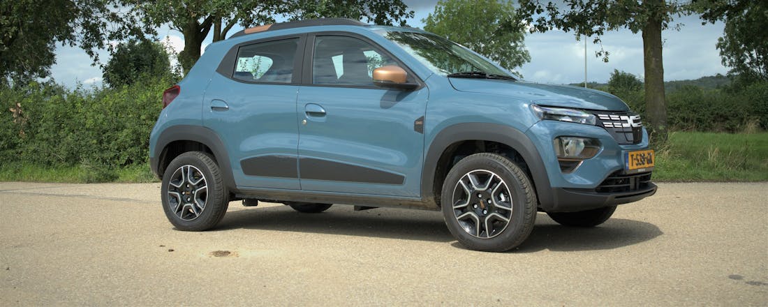Review Dacia Spring Electric 65 (2023) Review Dacia Spring Electric 65 - Extra pk's voor goedkoopste nieuwe EV