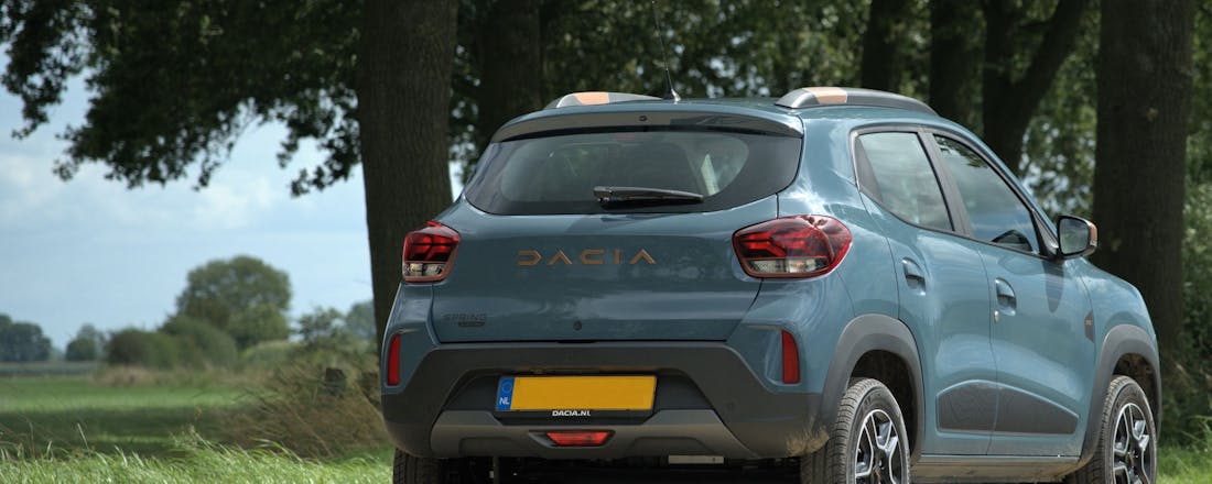 Aantal nieuwe elektrische- en hybride voertuigen in Nederland neemt toe