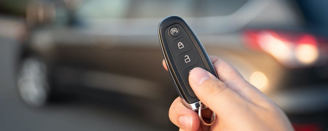 Autosleutel met afstandsbediening Autopech: hoe open en start je je auto zonder werkende afstandsbediening?