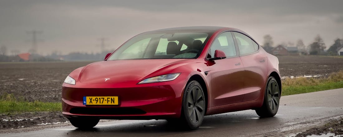 Tesla Model 3 (2023) Review Tesla Model 3 – Elektrische revolutie opgefrist