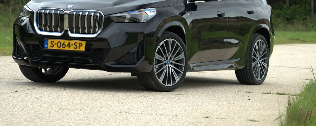 Review BMW iX1 (2023) EV-profiel BMW iX1 - Kleinste SUV levert grote prestaties