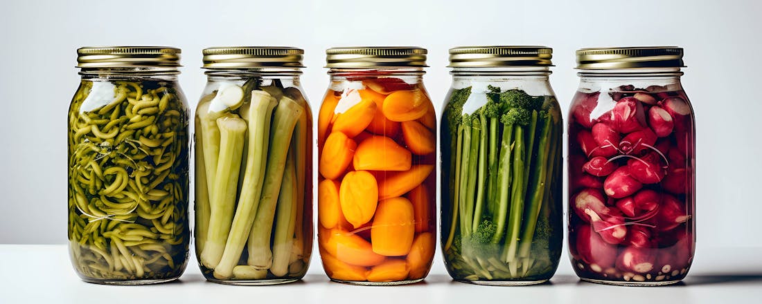 Ingemaakte groenten Ingemaakt! 4 manieren om zelf thuis voedsel te conserveren