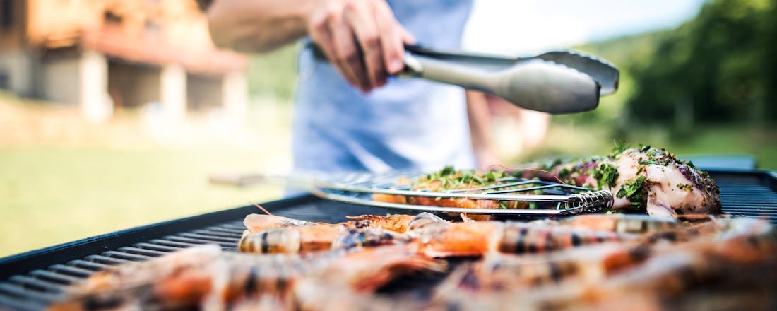Grillen op de BBQ Dit zijn dé BBQ-trends voor 2025: van oervuur tot slimme grills
