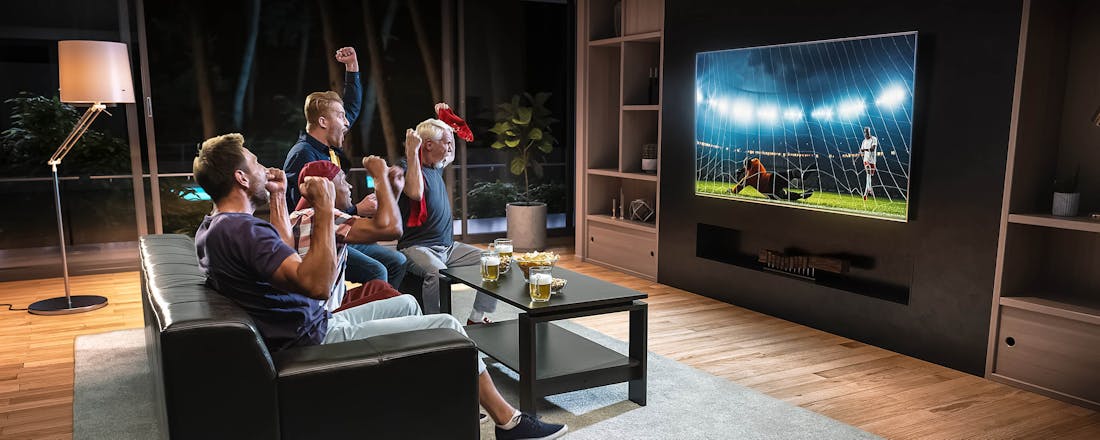 Voetbal kijken op televisie Waar voor je geld: 5 levensgrote televisies om het EK voetbal te volgen