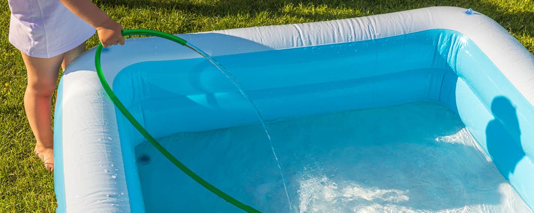 Zwembad vullen Waterpret zonder schuldgevoel: zo ga je zuinig om met zwembadwater
