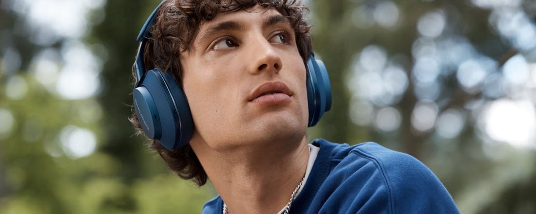 NC-koptelefoons zijn ook handig buiten. 🎧 Waarom kiezen voor een goedkope of dure noise-cancelling koptelefoon?