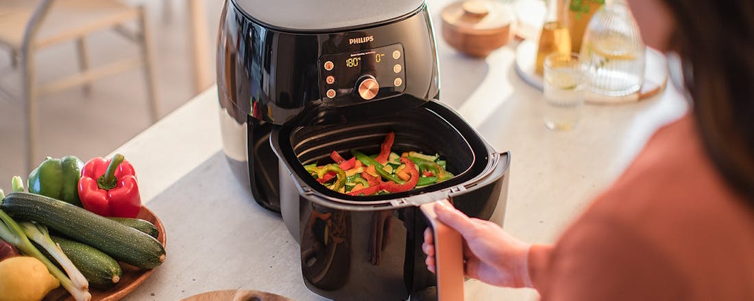 Airfryer met binnenmand en bakmand Airfryer kopen? Alles over soorten, materialen en bediening
