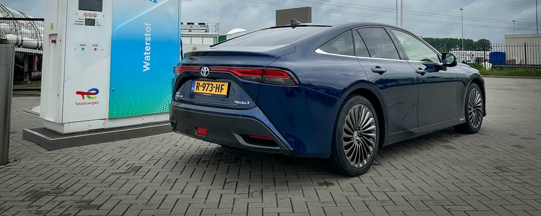 Toyota Mirai Rijden op waterstof anno 2024: de Toyota Mirai onder de loep