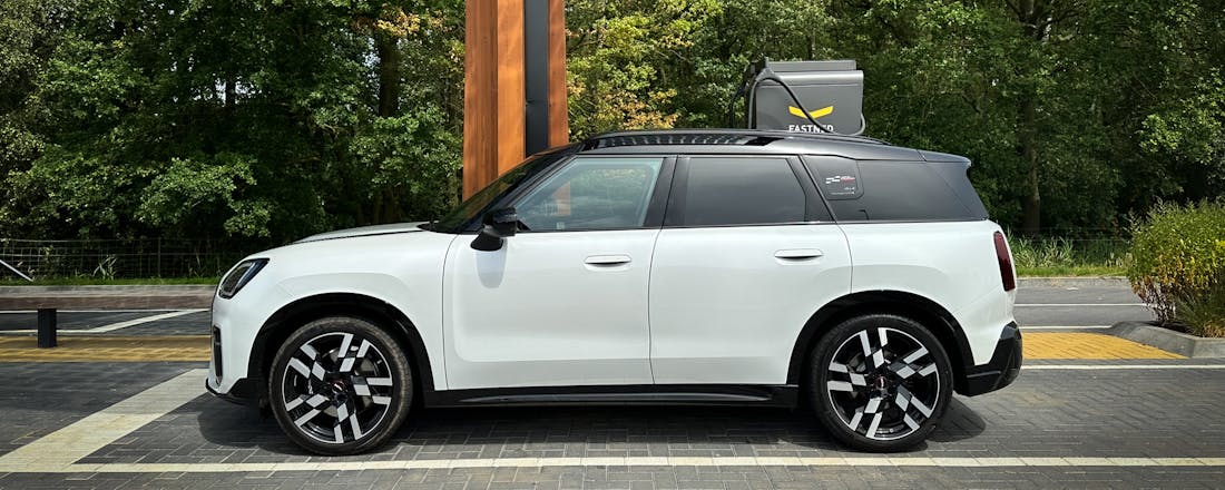 mini countryman se all4, volledig elektrische mini, elektrische mini countryman Review MINI Countryman SE ALL4: voelt aan als een mini-BMW