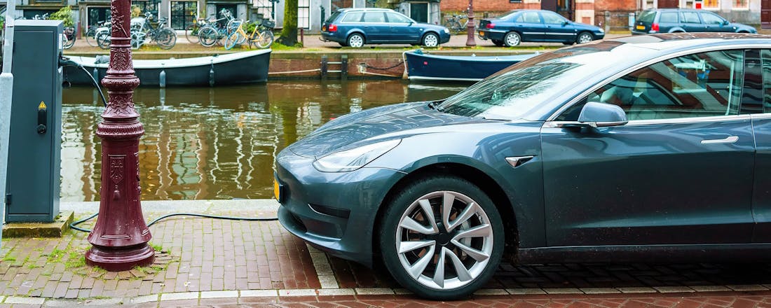 EV opladen in Amsterdam Elektrische auto? Zo duur is opladen in jouw gemeente