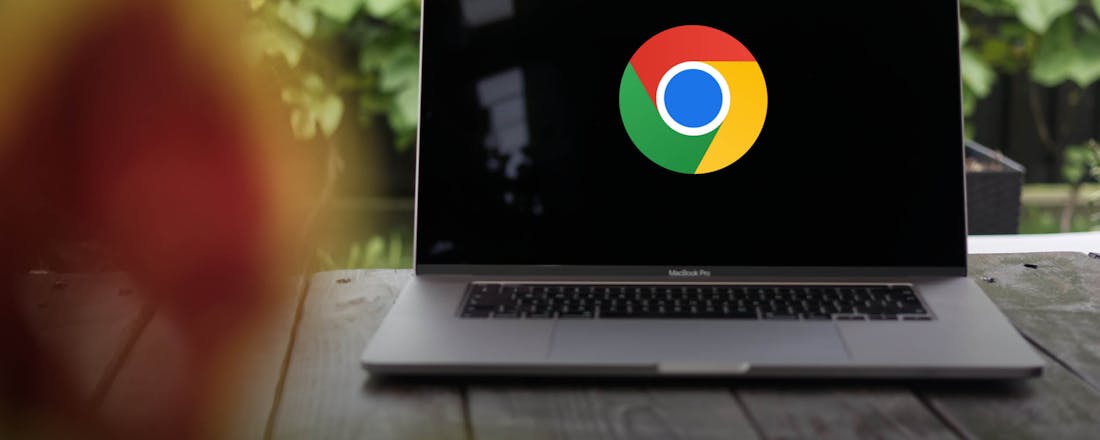 Laptop met Chrome logo Zo geef je Google Chrome een make-over