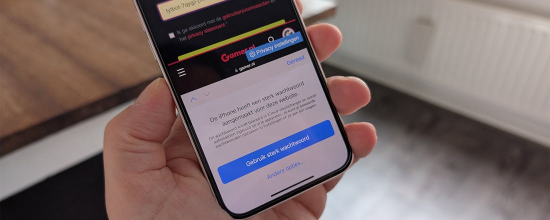 Zo laat je je iPhone sterke wachtwoorden maken