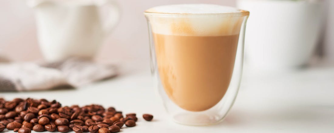 Koffie met een melkschuimlaag Altijd een perfect laagje melkschuim op je koffie? Zo doe je dat!