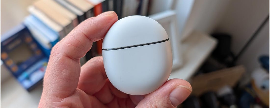 Review Google Pixel Buds 2a - Prima oordopjes, maar pas echt interessant met korting