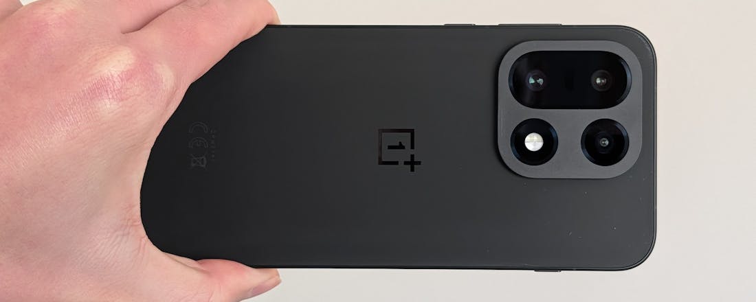 Review OnePlus 15 – Smartphone die je niet elke nacht hoeft op te laden