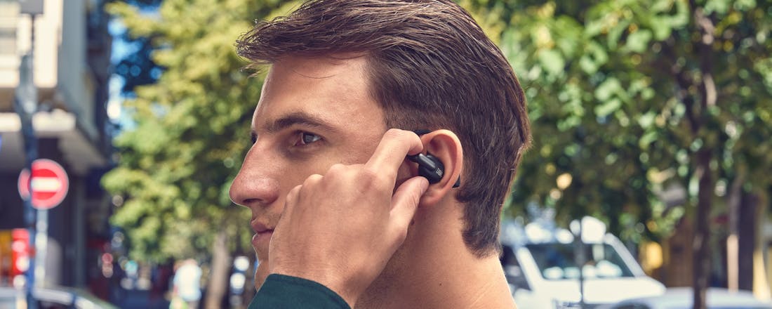 JBL Sense Pro in oor Review JBL Sense Pro – Oordopjes met oog voor jouw omgeving