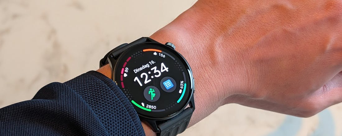 Review OnePlus Watch Lite - Betaalbare smartwatch gaat lang mee