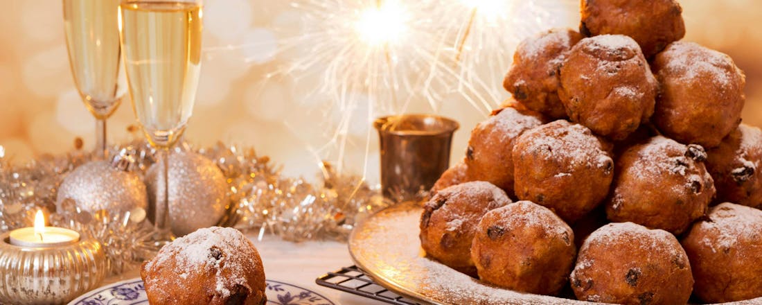 Oliebollen bakken versus oliebollen kopen: hoeveel euro bespaar je?