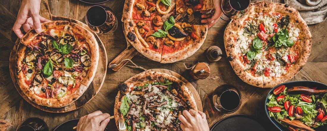 🍕 Effe wachten… Met deze oven staat er in tweeënhalve minuut een verse pizza op tafel!